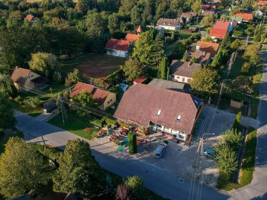 Margareta Etterem Es Vendeghaz Gasthaus Balatonberény Eksteriør bilde